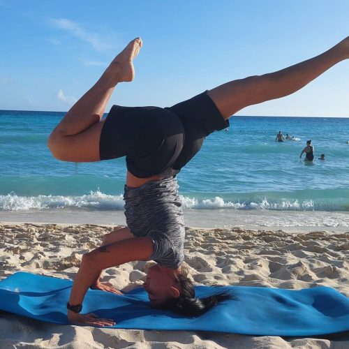 Yoga in spiaggia